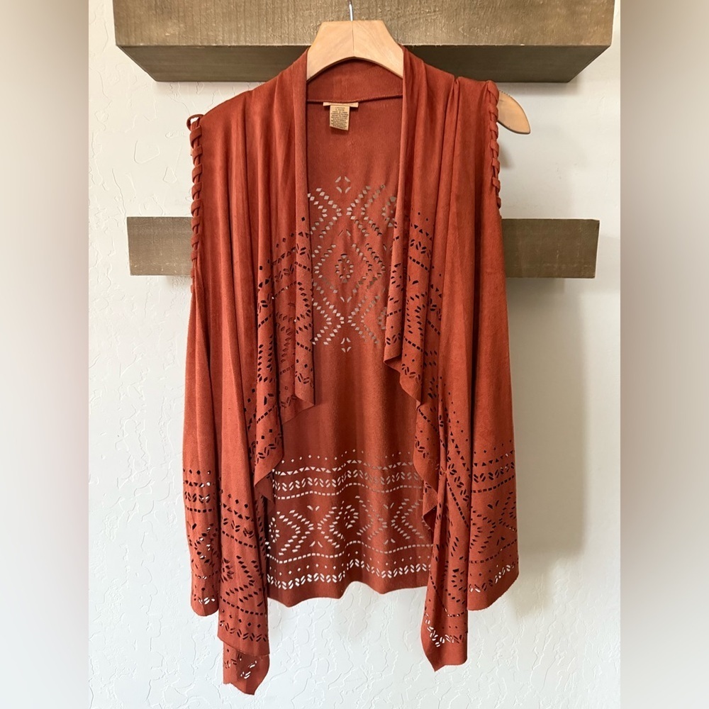 Wrangler|Sleeveless Rust Cardigan vest with Open Front & lazer cut eyelet detail